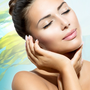 УПРУГАЯ И ПОДТЯНУТАЯ КОЖА С ВОССТАНАВЛИВАЮЩИМ КОНЦЕНТРАТОМ «ALGOLOGIE» 