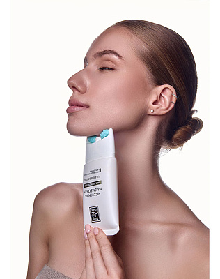 Beauty style Крем для шеи с массажным аппликатором подтягивающий с фуллеренами Beauty Style* 4516305K